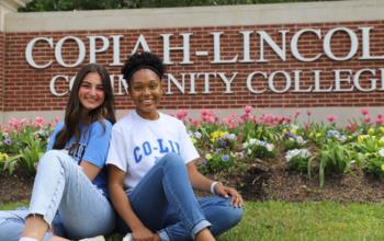 Copiah-Lincoln Community College students on campus